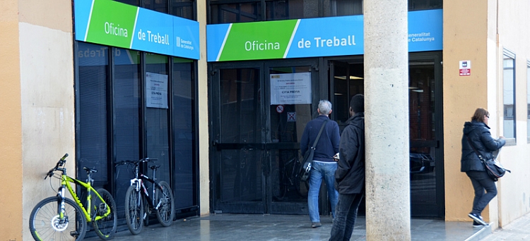 El paro registrado descendió en abril en 358 personas