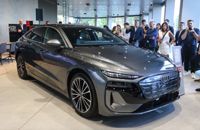Superwagen inaugura las nuevas instalaciones